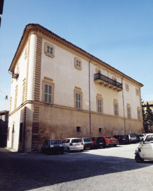 Palazzo Finaguerra (inizi secolo XVIII)
