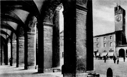 Loggiato Piazza Valerio
