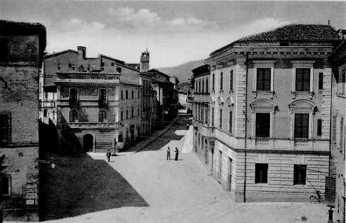 Panoramica Piazza Garibaldi