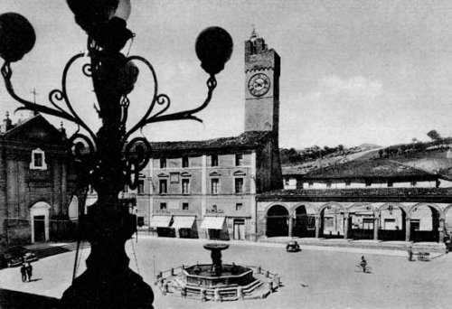 Panoramica 2 Piazza Valerio